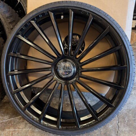 Giovanna Urfa Wheel Tire Pkg
